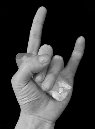 how I hold crystal