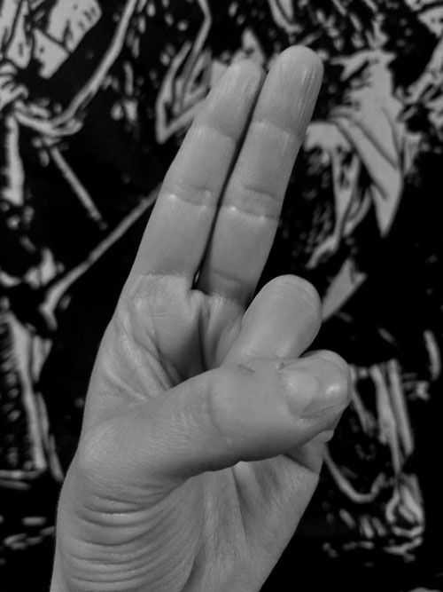 sign of the dagger